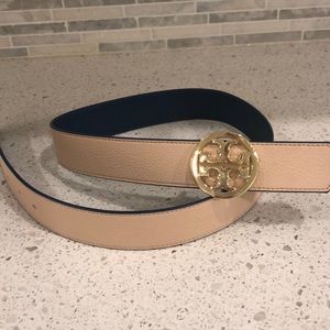 Never worn (brand new w/o tags) Tory Burch belt